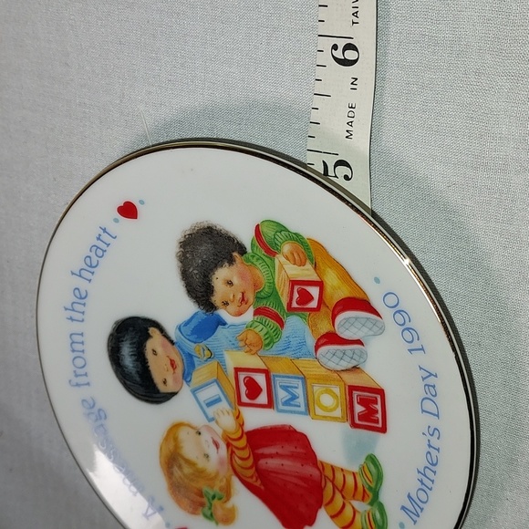 Vintage 1990 Avon Mother's Day Plate in Original Box - Picture 4 of 5